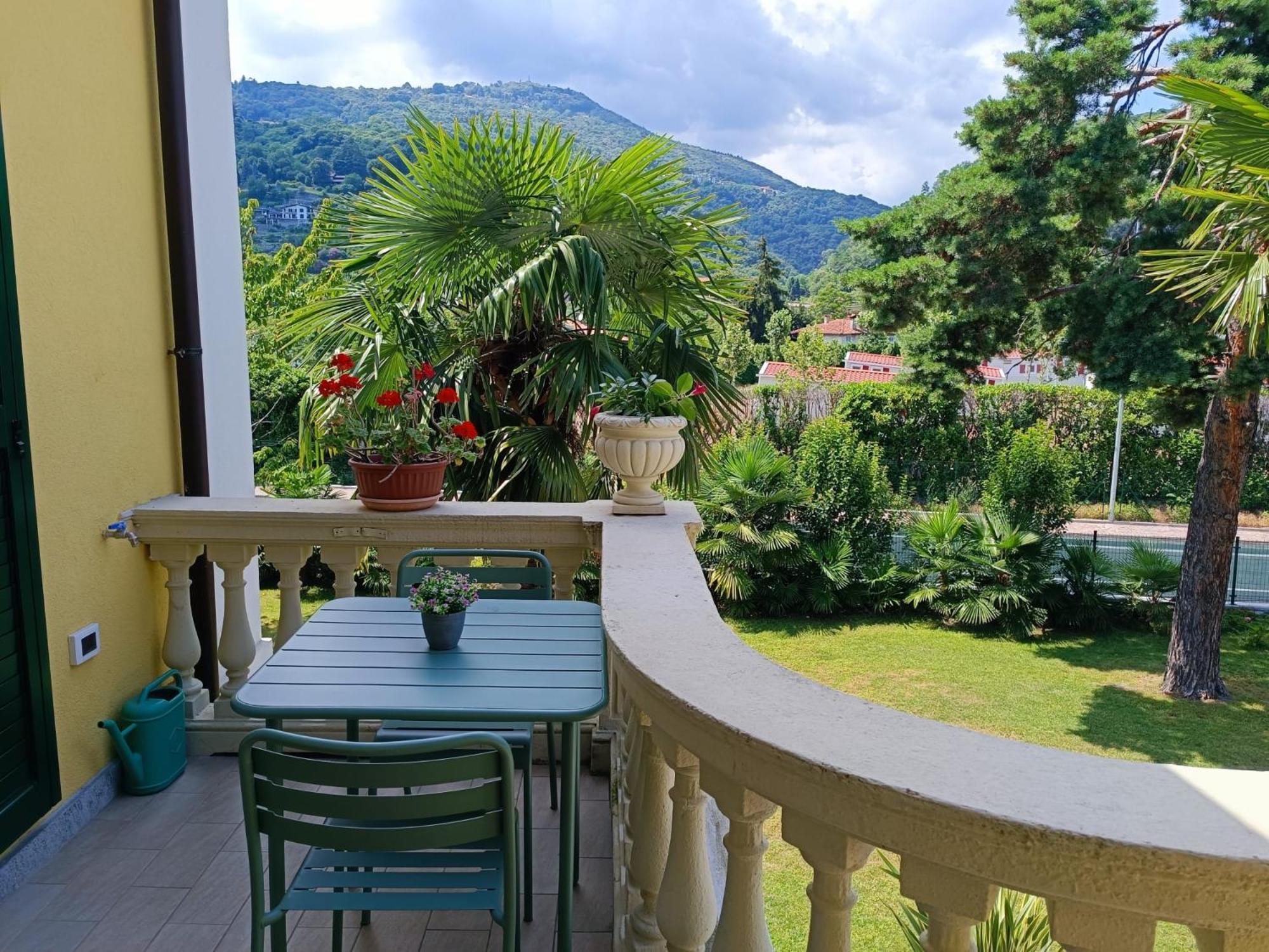 B&B Villa Preziosa Lago Maggiore Lesa Εξωτερικό φωτογραφία